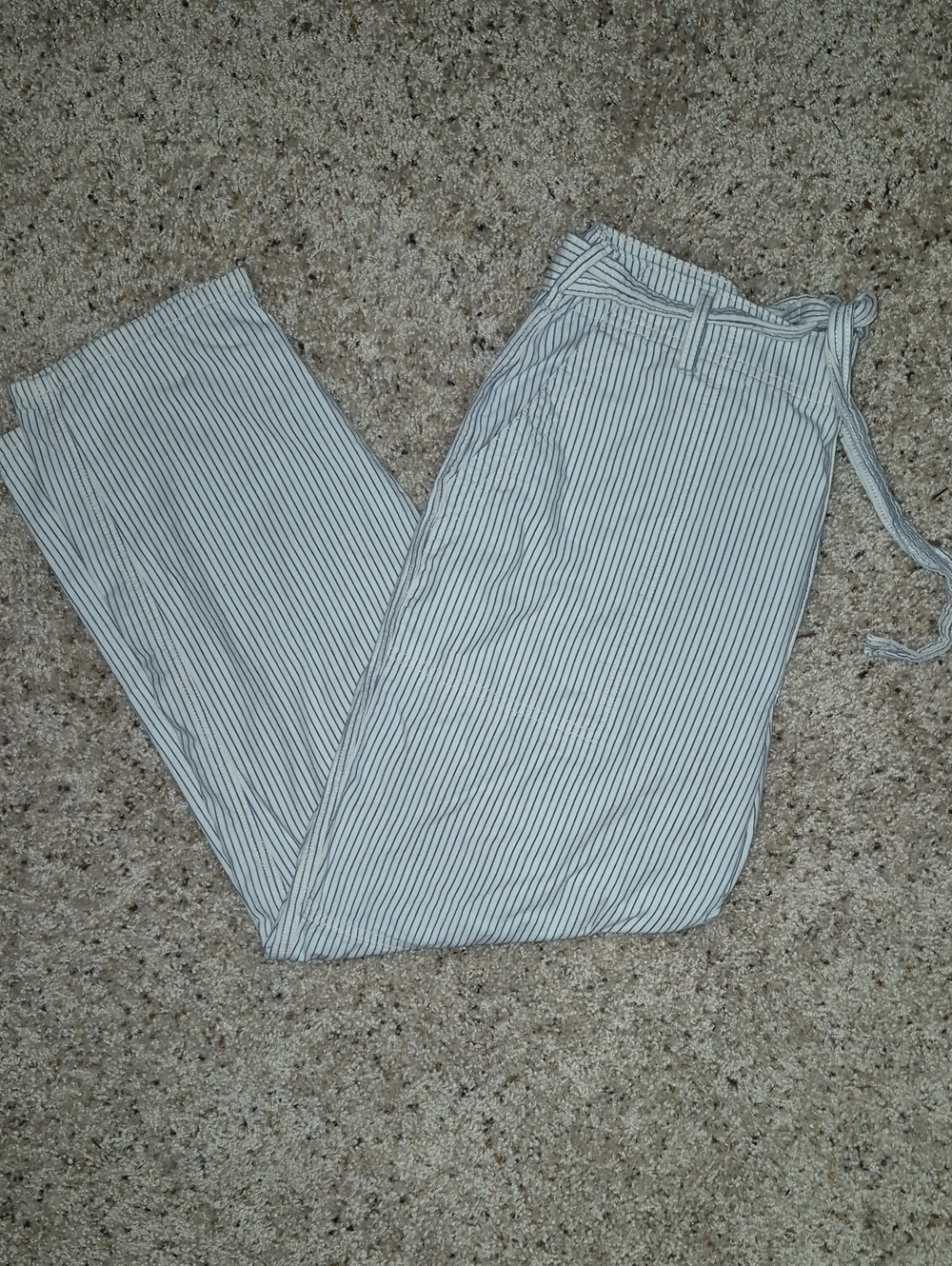 American Eagle Pinstriped White & Blue Pants. 25in Inseam 16 In Waist